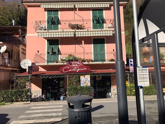 Bar Trattoria Castigiun Di Sivori & C SAS