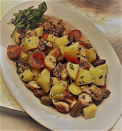 La Nuova Era Restaurant & Grill