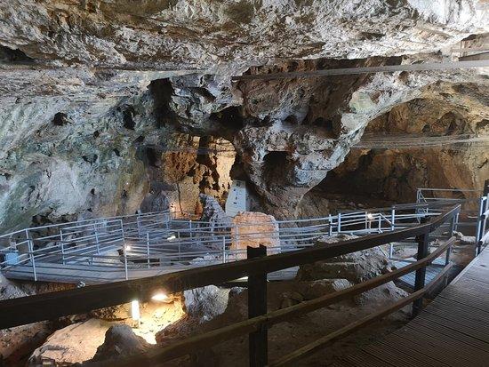 Caverna delle Arene Candide