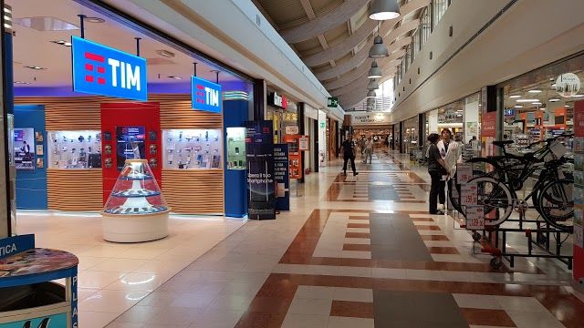 Centro Commerciale I Leudi